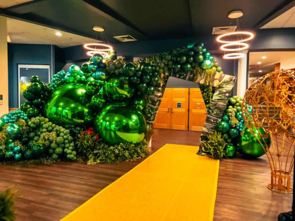 green Balloon Arch