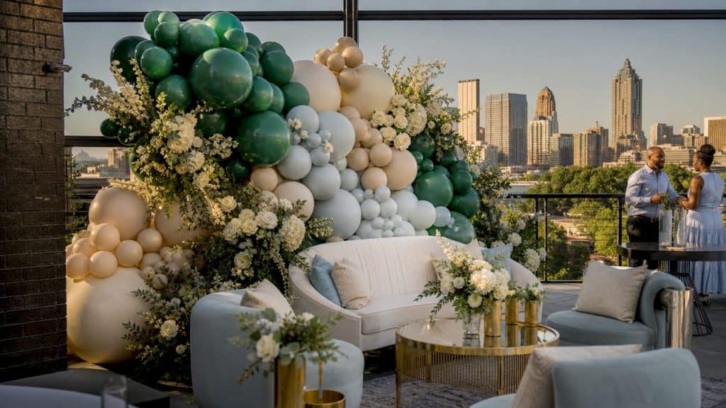 What Is a Balloon Backdrop? Design Ideas and Setup Tips 3 Elegant balloon backdrop at Atlanta event venue