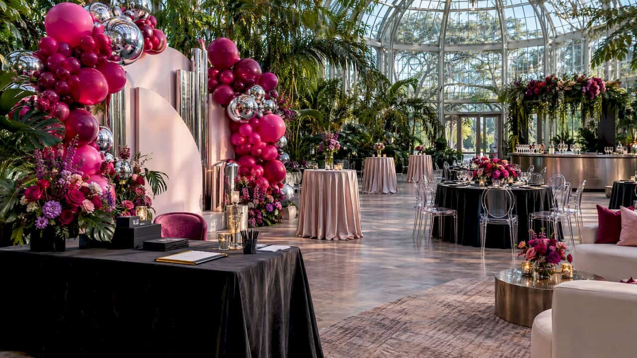 Luxury Atlanta corporate event with balloon décor